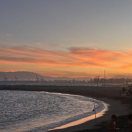 La Casa De La Playa Leilighet Málaga Eksteriør bilde