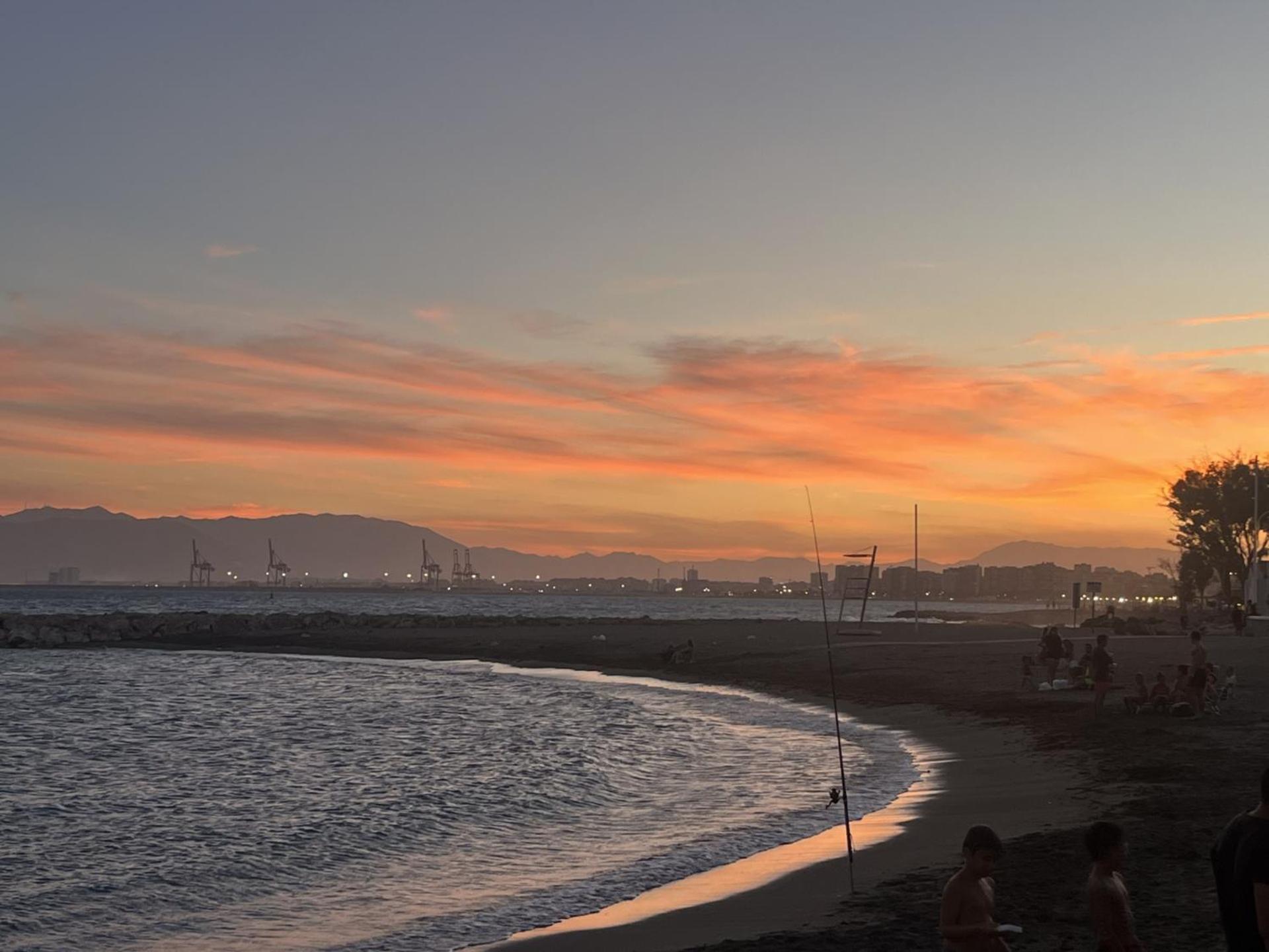La Casa De La Playa Leilighet Málaga Eksteriør bilde